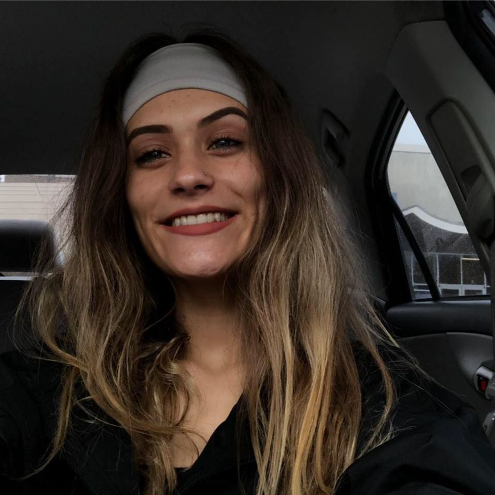 Meet your Posher, Alexis